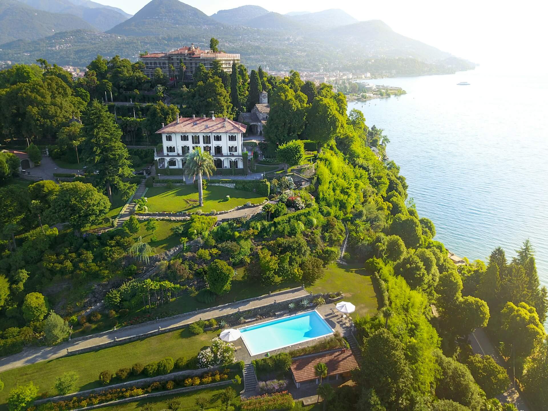 Luxury Villa with Pool by Mountain Lake